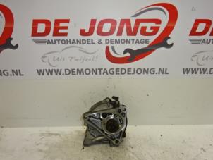 Usados Bomba de vacío (diésel) Opel Zafira (M75) 1.9 CDTI Precio € 25,00 Norma de margen ofrecido por Autodemontagebedrijf de Jong