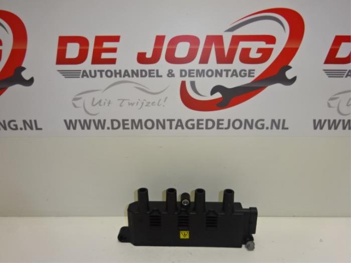 Ignition coil from a Fiat Grande Punto (199) 1.2 2007