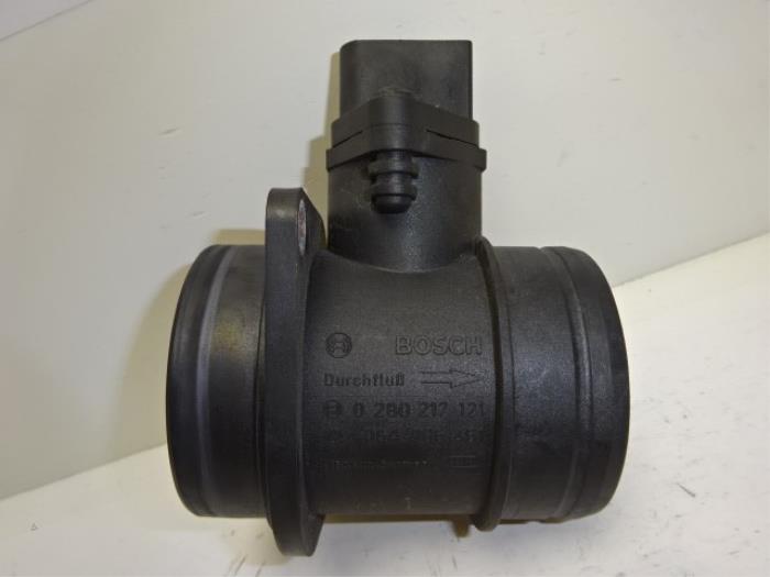 Gebrauchte Luftmassenmesser Volkswagen Bora (1J2) 1.9 TDI 100 Preis € 8,95 Margenregelung angeboten von Autodemontagebedrijf de Jong