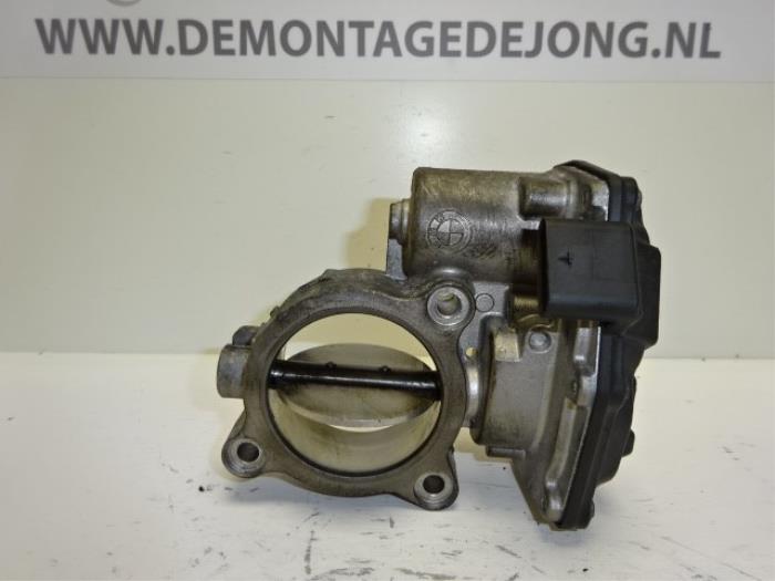 Throttle body from a BMW 3 serie Touring (E91) 320d 16V 2010