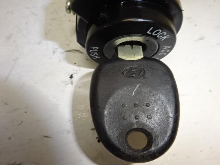 Ignition lock + key Hyundai Getz 1.3i 12V