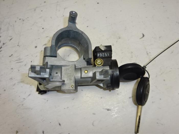 Ignition lock + key Mitsubishi Colt 1.3 16V MR587813
