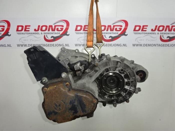 Gearbox Volkswagen Transporter T4 1.9 D 02B300046FX CRN