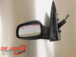 Used Wing mirror, left Renault Clio III (BR/CR) 1.4 16V Price € 14,99 Margin scheme offered by Autodemontagebedrijf de Jong