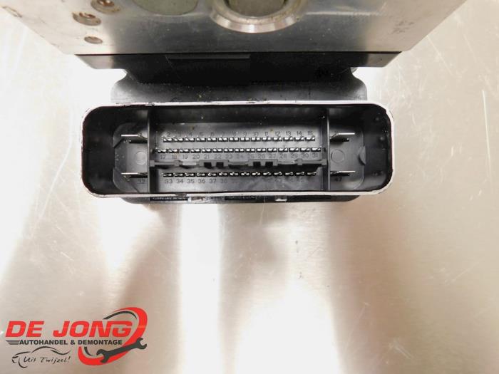 ABS pump Volvo V40 1.6 D2 - P31317074 D4162T ATE