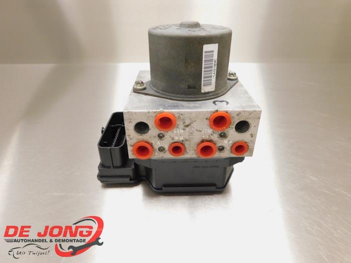 Used ABS pump Ford Mondeo IV Wagon 2.0 TDCi 115 16V Price € 49,99 Margin scheme offered by Autodemontagebedrijf de Jong