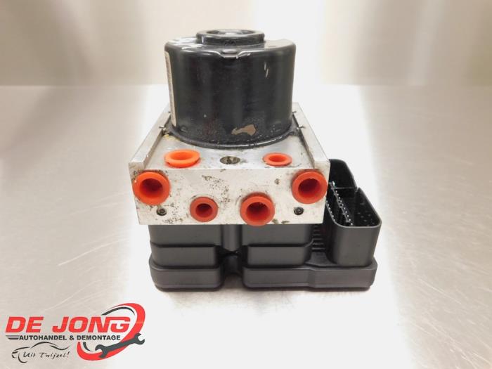 Gebrauchte ABS Pumpe Ford Transit Connect 1.8 TDCi 110 Preis € 23,99 Margenregelung angeboten von Autodemontagebedrijf de Jong