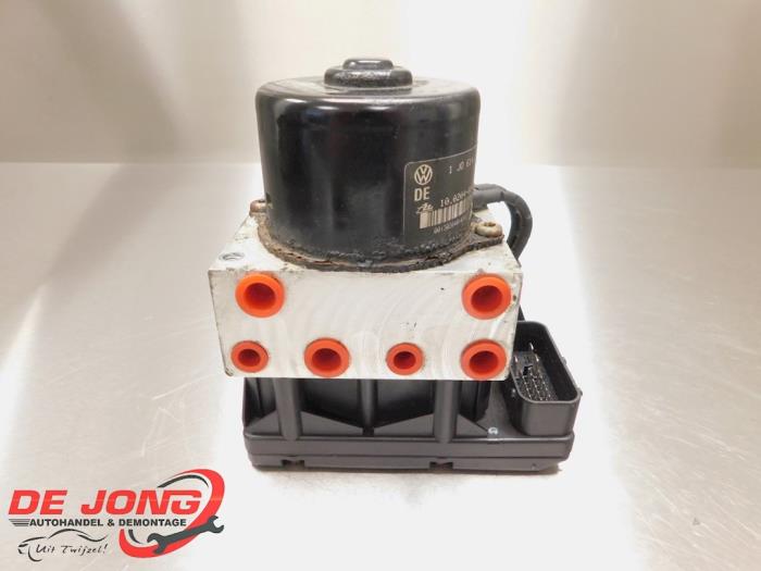 Begagnade ABS-pump Volkswagen Golf IV Variant (1J5) 1.4 16V Pris € 12,85 Marginaltabell erbjuds av Autodemontagebedrijf de Jong