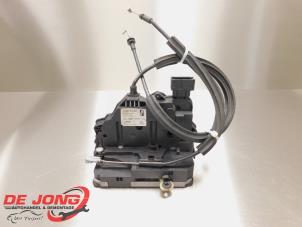 Used Door lock mechanism 2-door, left Fiat Ducato (243/244/245) 2.3 JTD 16V 11 Kat. Price € 26,20 Margin scheme offered by Autodemontagebedrijf de Jong