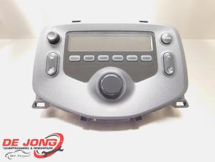Used Radio CD player Peugeot 108 1.0 12V Price € 74,99 Margin scheme offered by Autodemontagebedrijf de Jong