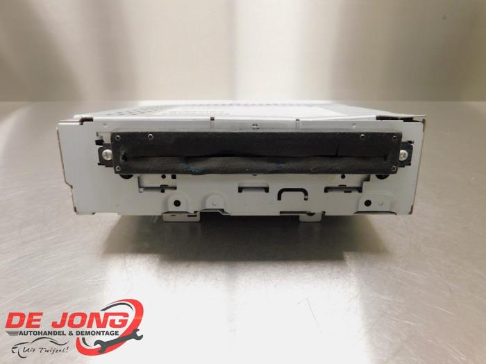 Begagnade CD-spelare Volvo V50 (MW) 1.6 D 16V Pris € 44,99 Marginaltabell erbjuds av Autodemontagebedrijf de Jong