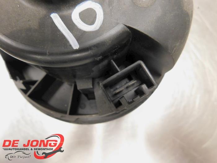 Heating and ventilation fan motor from a Ford Focus 2 1.6 TDCi 16V 110 2007