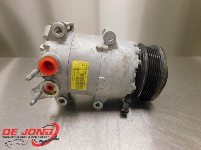 Air conditioning pump from a Ford B-Max (JK8) 1.6 Ti-VCT 16V 2015