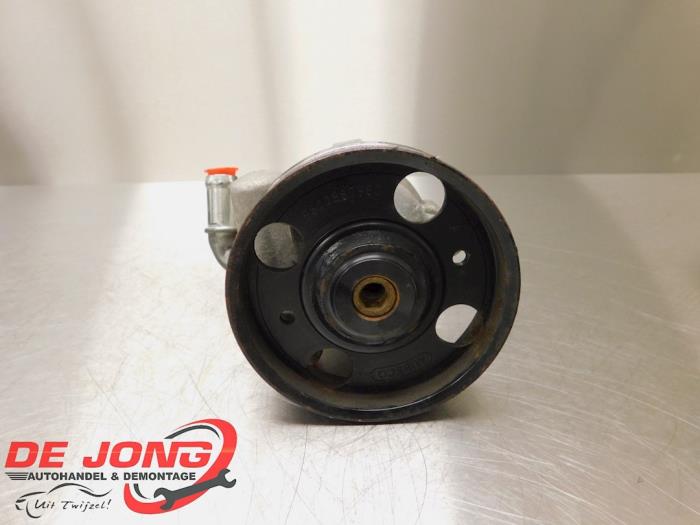 Power steering pump from a Peugeot 306 (7A/C/S) 2.0 16V 2000