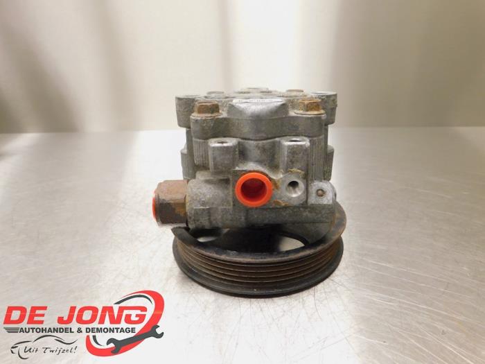 Usagé Pompe de direction Toyota RAV4 (A2) 2.0 D-4D 16V 4x4 Prix € 29,99 Règlement à la marge proposé par Autodemontagebedrijf de Jong