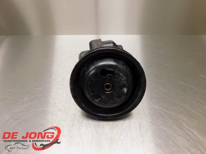 Usagé Pompe de direction Ford Fiesta 5 (JD/JH) 1.25 16V Prix € 39,99 Règlement à la marge proposé par Autodemontagebedrijf de Jong