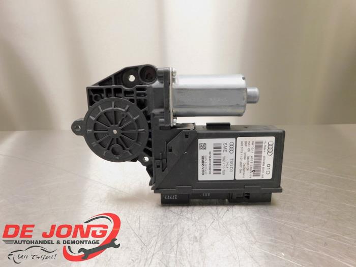 Usados Motor de ventanilla de puerta Audi A8 (D3) 3.0 TDI V6 24V Quattro Precio € 28,99 Norma de margen ofrecido por Autodemontagebedrijf de Jong