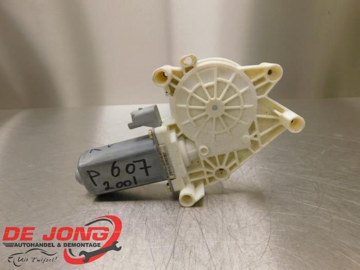 Usados Motor de ventanilla de puerta Peugeot 607 (9D/U) 2.2 HDi 16V FAP Precio € 40,00 Norma de margen ofrecido por Autodemontagebedrijf de Jong