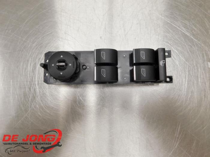 Usados Interruptor combinado de ventanillas Ford C-Max (DXA) 2.0 TDCi 16V Precio € 24,99 Norma de margen ofrecido por Autodemontagebedrijf de Jong