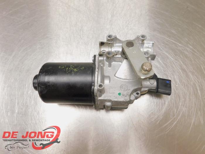 Front wiper motor from a BMW 1 serie (F20) 118d 2.0 16V 2013