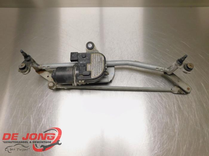 Windshield wiper linkage and motor