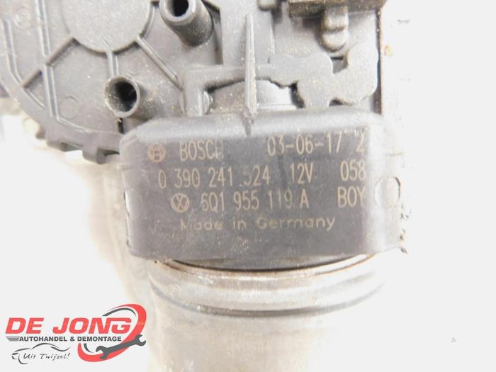Wiper motor + mechanism from a Volkswagen Polo IV (9N1/2/3) 1.4 16V 2006