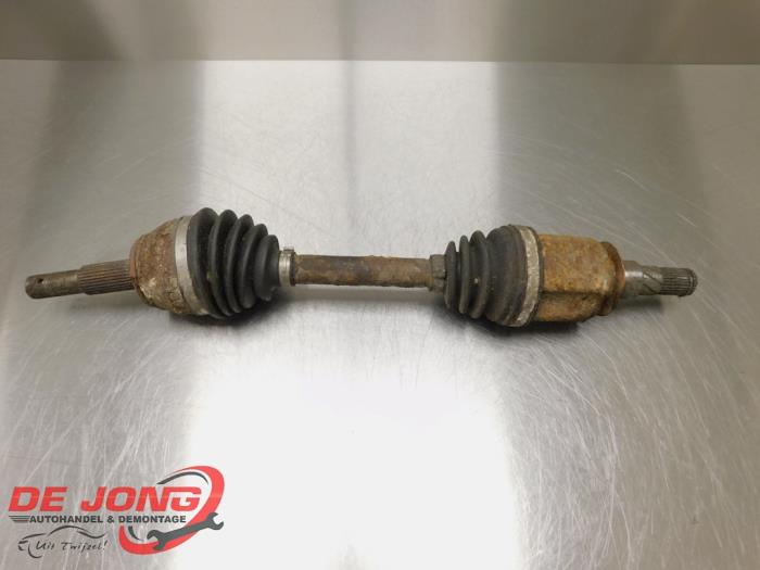 Nissan Navara Front drive shafts, right stock | ProxyParts.com