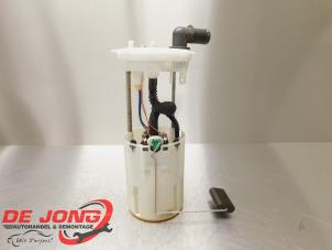 Used Electric fuel pump Iveco New Daily IV 29L10V Price € 44,99 Margin scheme offered by Autodemontagebedrijf de Jong