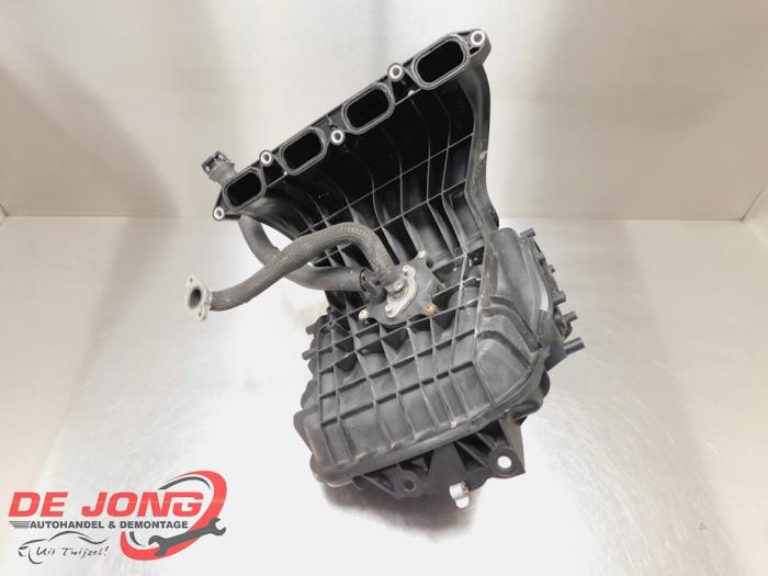 Intake manifold from a BMW 3 serie Touring (E91) 318i 16V 2011