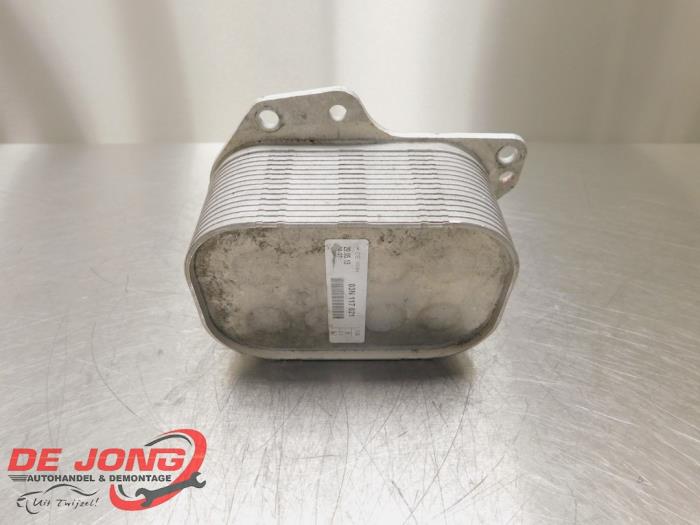 Oil cooler from a Seat Leon (5FB) 2.0 TDI FR 16V 2014