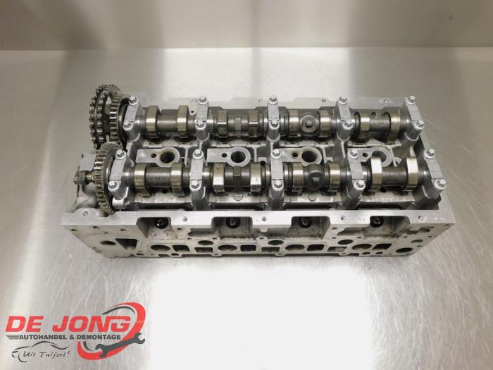 Cylinder head from a Mercedes-Benz C Combi (S203) 2.2 C-220 CDI 16V 2002