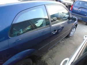 Używane Drzwi prawe wersja 2-drzwiowa Ford Fiesta 5 (JD/JH) 1.3 Cena € 65,00 Procedura marży oferowane przez Autodemontagebedrijf de Jong