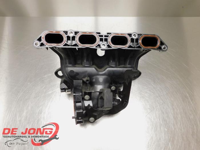 Intake manifold from a BMW 1 serie (F20) 116i 1.6 16V 2012