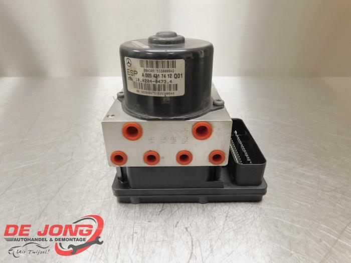 Begagnade ABS-pump Mercedes SLK (R171) 3.0 280 V6 24V Pris € 46,99 Marginaltabell erbjuds av Autodemontagebedrijf de Jong