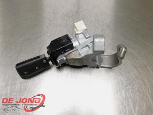 Gebrauchte Zündschloss + Schlüssel Peugeot 108 1.0 12V Preis € 28,99 Margenregelung angeboten von Autodemontagebedrijf de Jong