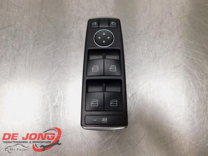 Usados Interruptor combinado de ventanillas Mercedes CLA (117.3) 2.2 CLA-220 CDI, 220 d 16V Precio € 24,99 Norma de margen ofrecido por Autodemontagebedrijf de Jong