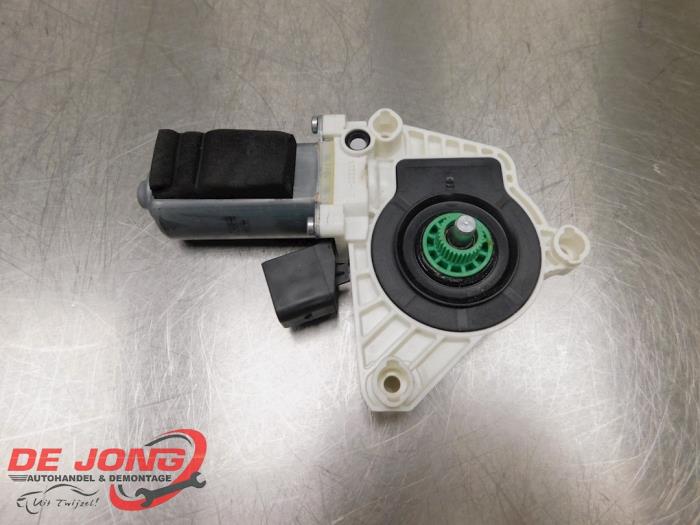 Usados Motor de ventanilla de puerta Mercedes CLA (117.3) 2.2 CLA-220 CDI, 220 d 16V Precio € 17,45 Norma de margen ofrecido por Autodemontagebedrijf de Jong