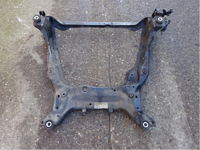 Subframe from a Volvo XC60 I (DZ) 2.4 D5 20V AWD 2012