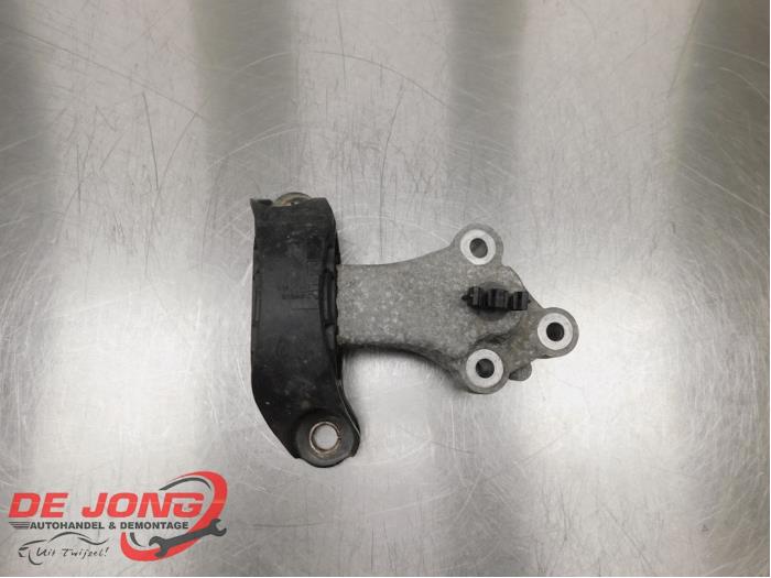 Engine mount from a Renault Clio IV (5R) 1.2 16V 2017