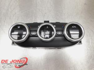 Usados Panel de control de calefacción Fiat 500L Precio € 175,00 Norma de margen ofrecido por Autodemontagebedrijf de Jong