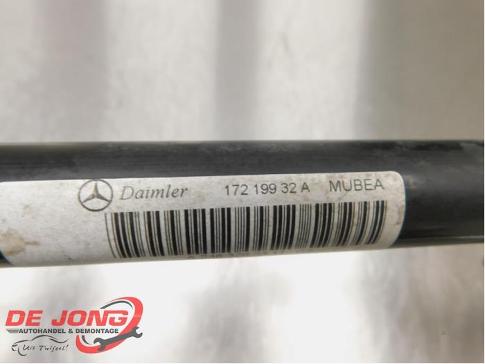 Barre stabilisatrice avant d'un Mercedes-Benz CLA (117.3) 2.2 CLA-220 CDI 16V 2016