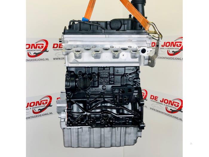 Motor van een Volkswagen Transporter T5 2.0 BiTDI DRF 2011