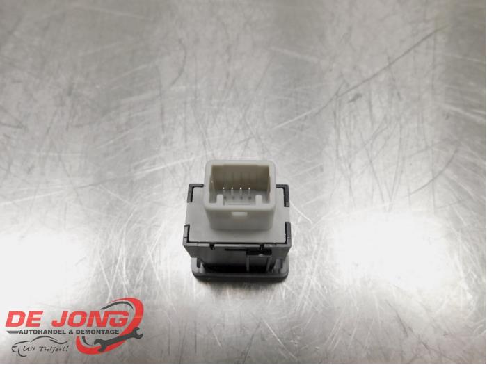 Switch Mitsubishi Outlander 2.0 16V PHEV 4x4 - 170829 MITSUBISHI
