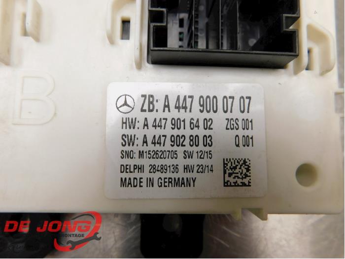 Module confort d'un Mercedes-Benz Vito (447.6) 2.2 114 CDI 16V 2015