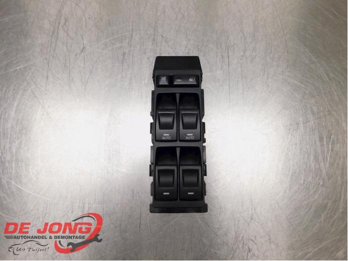 Usados Interruptor combinado de ventanillas Chrysler 300 C Touring 3.0 CRD 24V Precio € 52,00 Norma de margen ofrecido por Autodemontagebedrijf de Jong