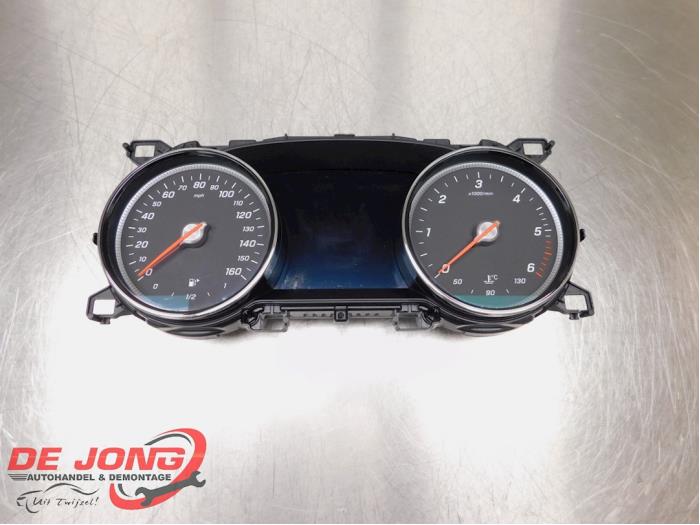 Begagnade Instrumentpanel Mercedes E (W213) E-220d 2.0 Turbo 16V Pris € 250,00 Marginaltabell erbjuds av Autodemontagebedrijf de Jong