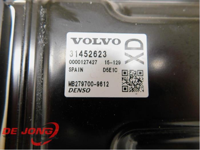 Steuergerät Motormanagement van een Volvo V60 Cross Country I (FZ) 2.0 D3 16V 2016