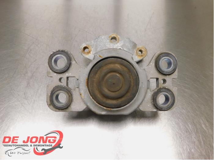 Used Engine mount Volvo V60 Cross Country I (FZ) 2.0 D3 16V Price € 14,90 Margin scheme offered by Autodemontagebedrijf de Jong