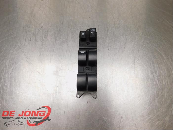 Usados Interruptor combinado de ventanillas Mitsubishi Outlander (CW) 2.2 DI-D 16V 4x4 Precio € 89,99 Norma de margen ofrecido por Autodemontagebedrijf de Jong