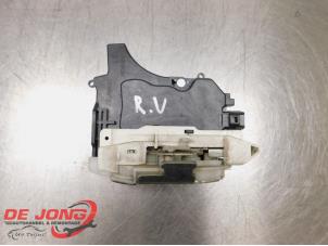 Gebrauchte Türschlossmechanik 4-türig rechts vorne Mitsubishi Outlander (CW) 2.2 DI-D 16V 4x4 Preis € 19,99 Margenregelung angeboten von Autodemontagebedrijf de Jong